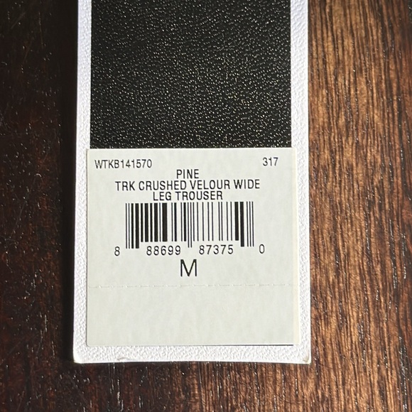 Stunning velvet juicy couture, black label, green slacks. - Picture 10 of 10